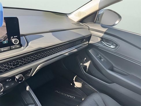 Used 2024 Honda Accord EX image 26