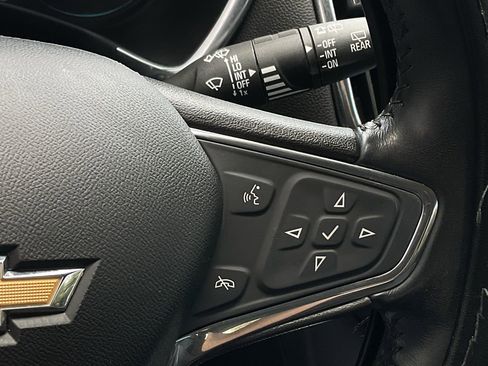 Used 2020 Chevrolet Equinox LT w/ Sport Edition image 24