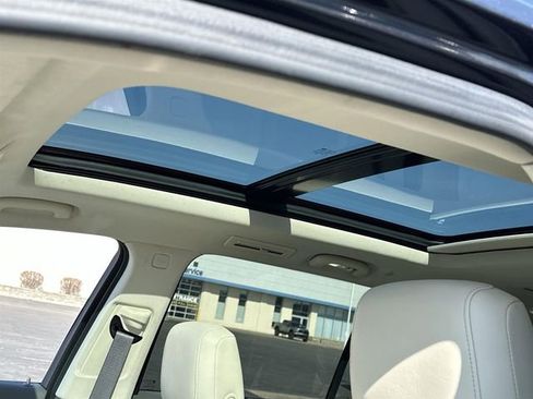 Certified 2022 Cadillac XT6 Premium Luxury image 17