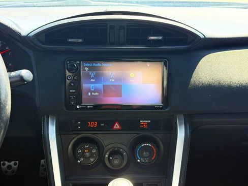 Used 2019 Toyota 86 RWD image 14