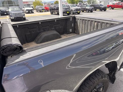 Used 2021 Chevrolet Silverado 1500 LT Trail Boss w/ Convenience Package II AWD/4WD image 4