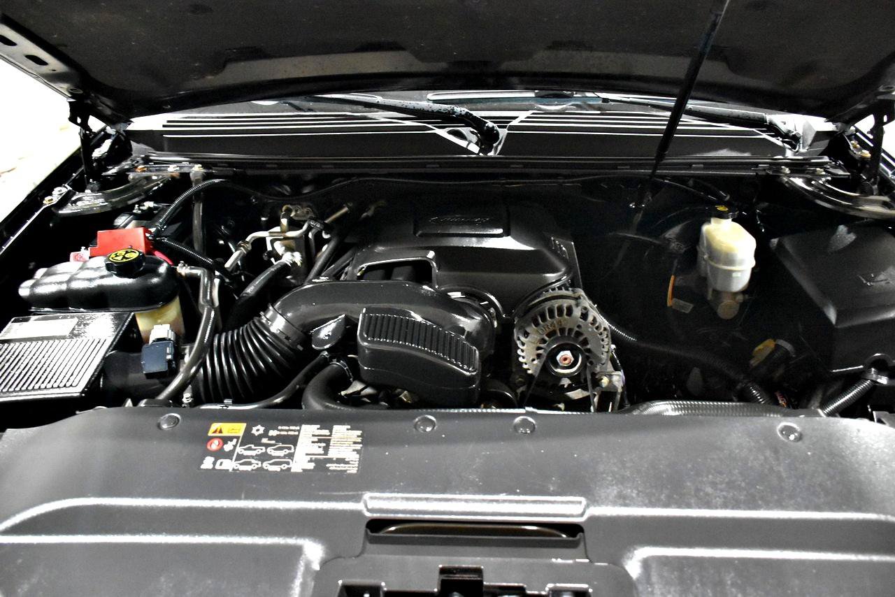 Used 2014 Cadillac Escalade Luxury RWD image 21