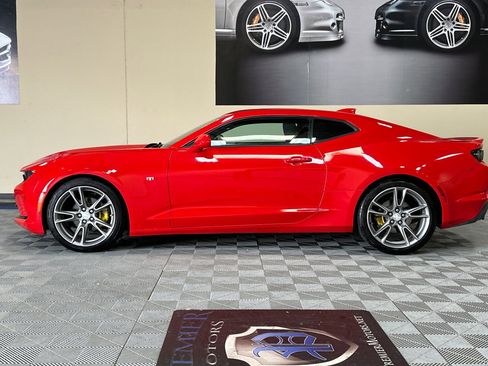 Used 2020 Chevrolet Camaro LT w/ RS Package image 7