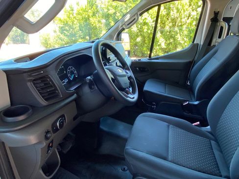 Used 2025 Ford Transit 250 Low Roof w/ Exterior Upgrade Package RWD image 29