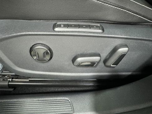 Used 2023 Volkswagen Jetta SEL image 28