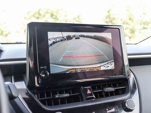 Certified 2026 Toyota Corolla Cross LE w/ Moonroof Package FWD image 30