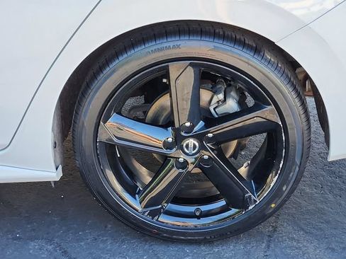 Certified 2023 Nissan Sentra SR w/ Trunk Package FWD image 30
