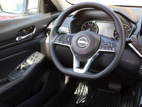 Used 2025 Nissan Altima 2.5 SV w/ SV Special Edition Package AWD/4WD image 23