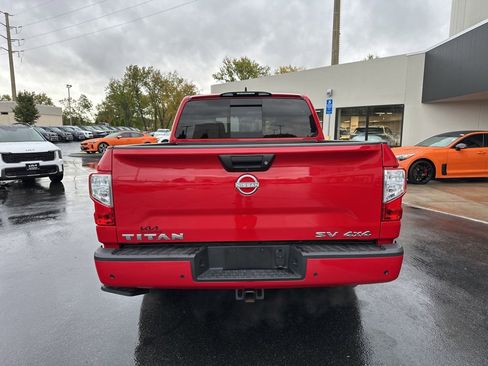 Used 2024 Nissan Titan SV w/ Accessory Utility Package image 7