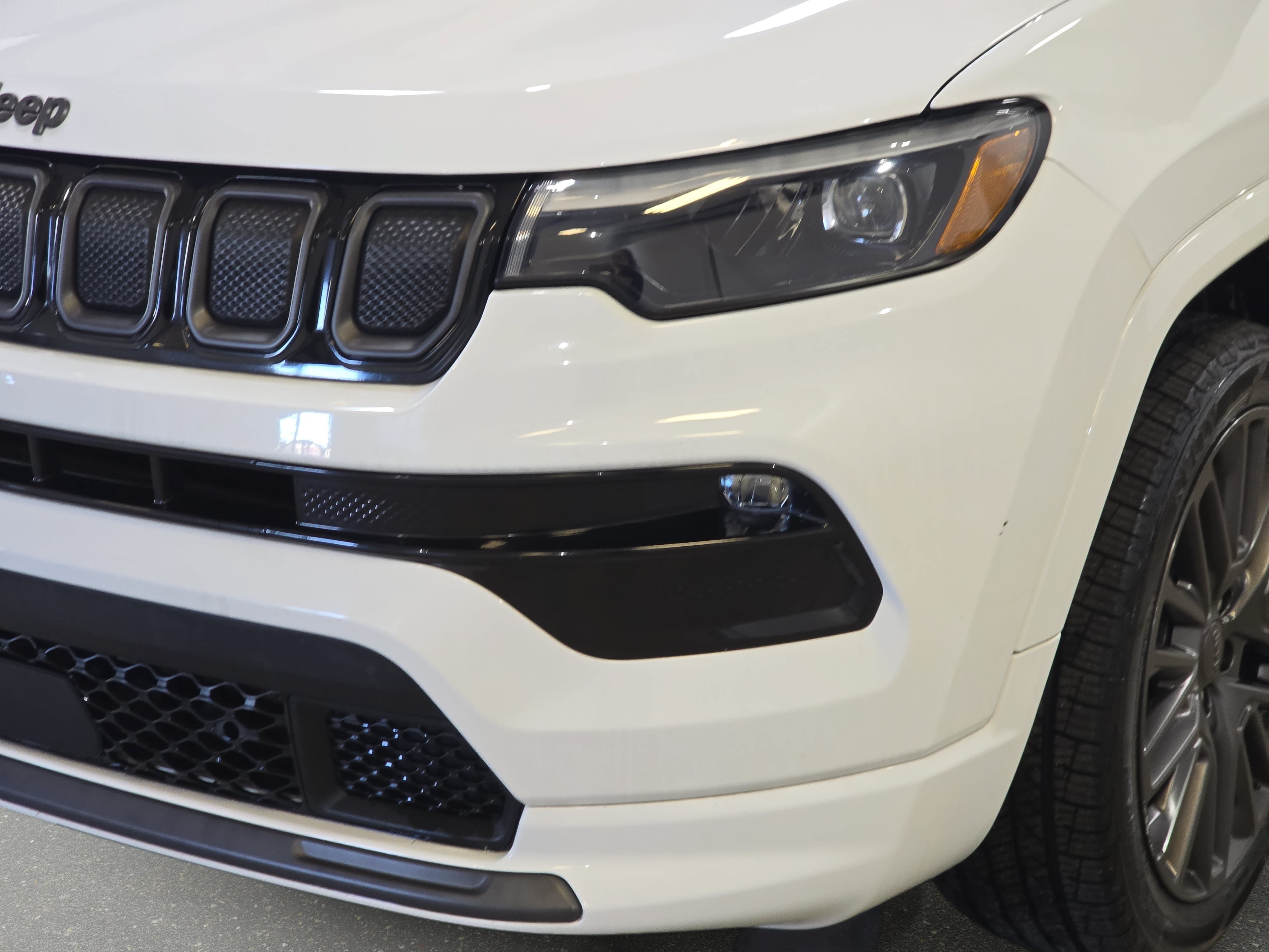Used 2022 Jeep Compass High Altitude AWD/4WD image 29