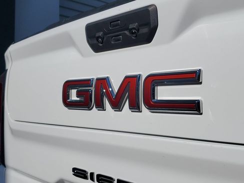 Used 2025 GMC Sierra 1500 SLT RWD image 6