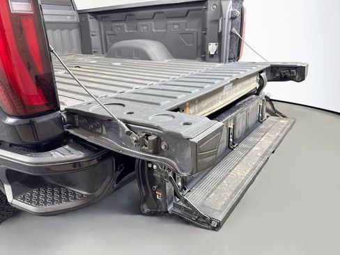 Used 2024 GMC Sierra 2500 Denali w/ Denali Reserve Package AWD/4WD image 36