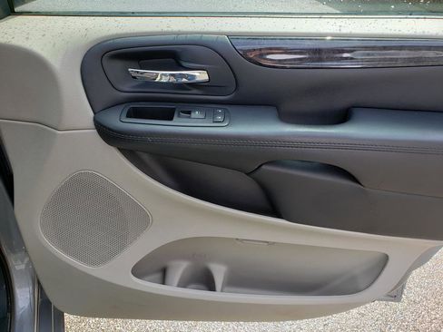 Used 2014 Dodge Grand Caravan SE w/ Quick Order Package 29E SE FWD image 17