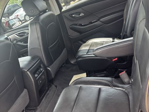 Used 2018 Chevrolet Traverse LT FWD image 16