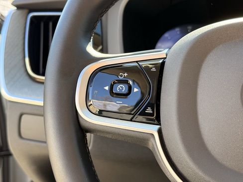 Certified 2025 Volvo XC60 B5 Plus image 18