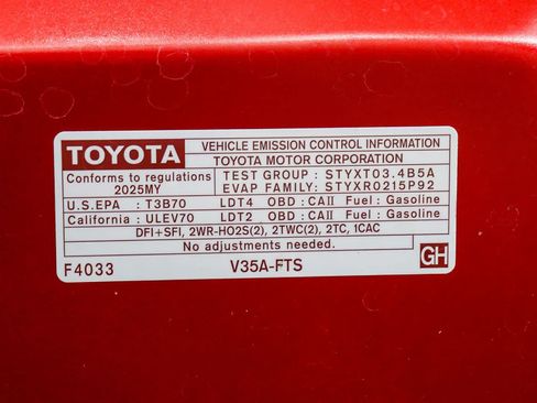 Used 2025 Toyota Tundra SR5 w/ SR5 Premium Package AWD/4WD image 27
