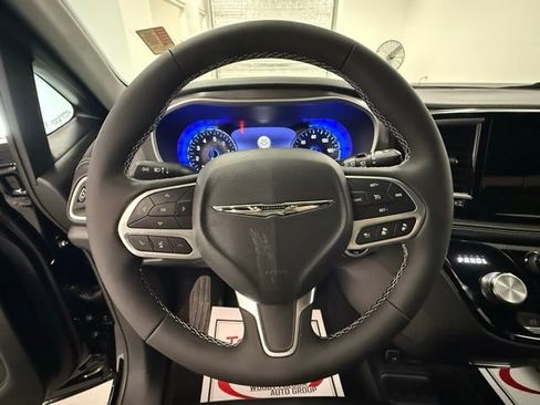 New 2026 Chrysler Pacifica Select FWD image 17