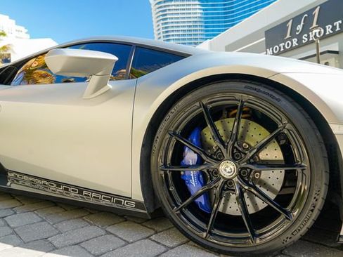 Used 2020 Lamborghini Huracan EVO image 33