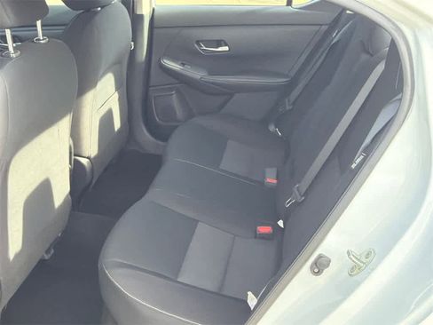 Used 2022 Nissan Sentra SV image 17