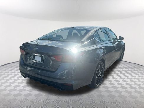 Used 2025 Nissan Altima 2.5 SR w/ SR Premium Package FWD image 5