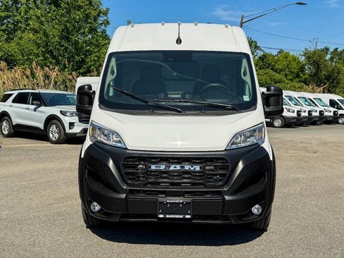 Used 2025 RAM ProMaster 2500 w/ Convenience Group FWD image 8