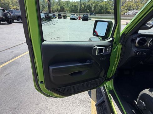 Used 2019 Jeep Wrangler Unlimited Sport S AWD/4WD image 15