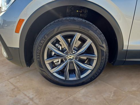 Certified 2023 Volkswagen Tiguan SE image 25