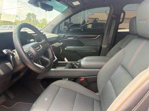 Used 2026 GMC Acadia AT4 AWD/4WD image 8
