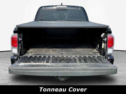 Used 2022 Toyota Tacoma TRD Sport w/ TRD Premium Sport Package image 7