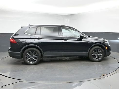 Used 2023 Volkswagen Tiguan SE FWD image 9