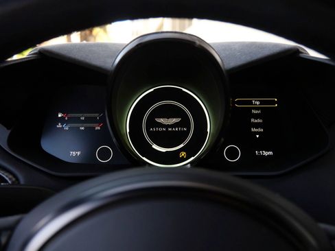 Used 2023 Aston Martin V8 Vantage Coupe image 6