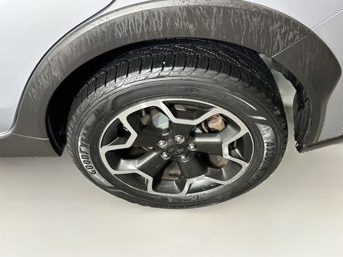 Used 2014 Subaru Crosstrek 2.0i Premium AWD/4WD image 25