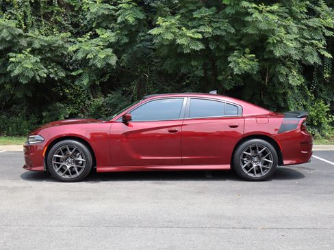 Used 2018 Dodge Charger R/T RWD image 6
