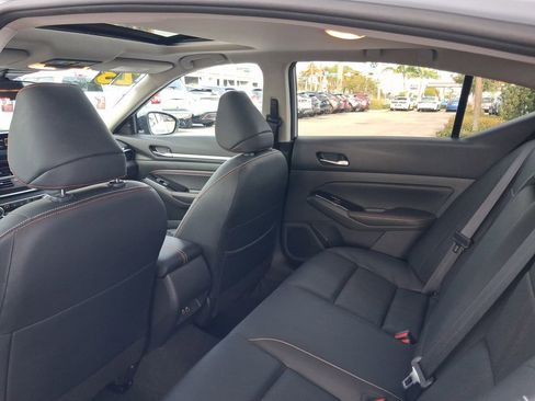 Certified 2023 Nissan Altima 2.5 SR w/ SR Premium Package FWD image 7
