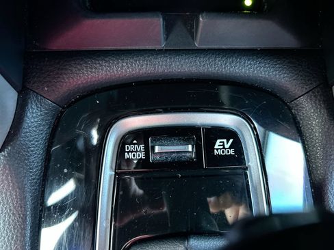 Used 2025 Toyota Corolla Cross AWD Hybrid w/ Convenience Package image 35