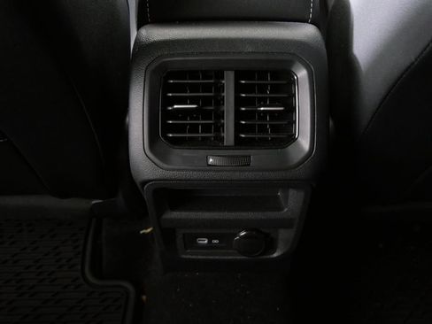 Used 2024 Volkswagen Tiguan SE R-Line AWD/4WD image 17