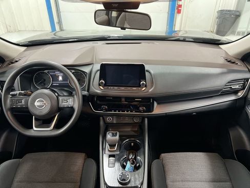 Used 2021 Nissan Rogue SV image 10