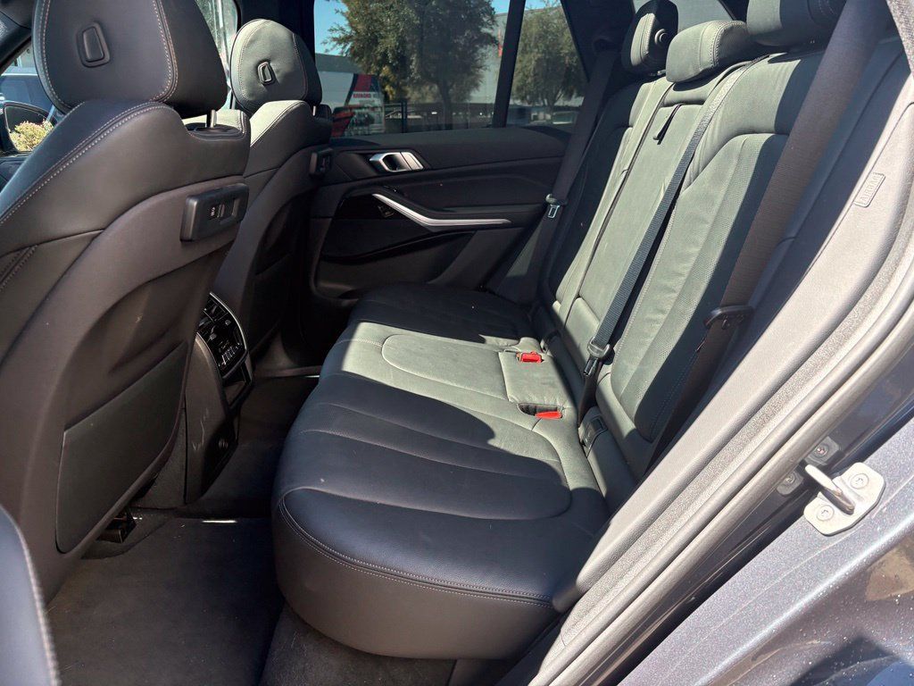 Used 2019 BMW X5 xDrive40i w/ Premium Package AWD/4WD image 10