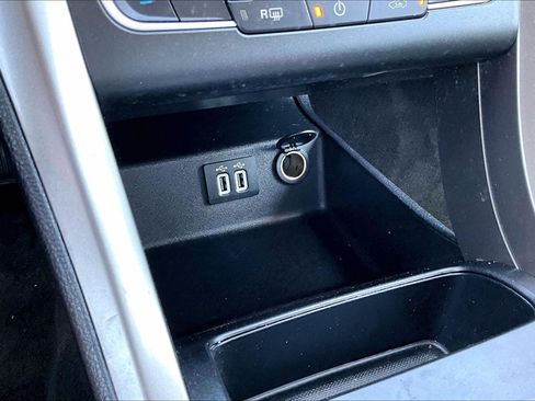 Used 2020 Ford Fusion SE FWD image 24