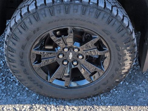 Used 2021 Chevrolet Colorado Z71 w/ Z71 Midnight Edition image 10