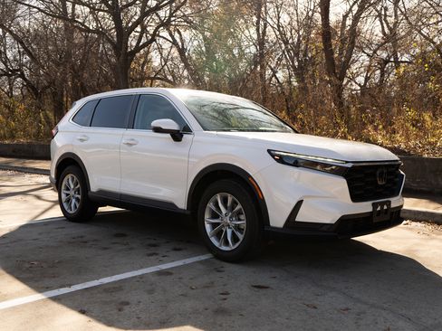 Used 2025 Honda CR-V EX image 2