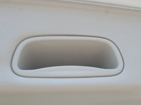 Used 2023 Chrysler Pacifica Touring-L FWD image 27