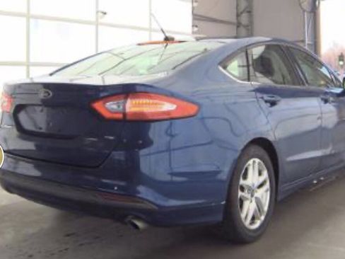 Used 2016 Ford Fusion SE image 3