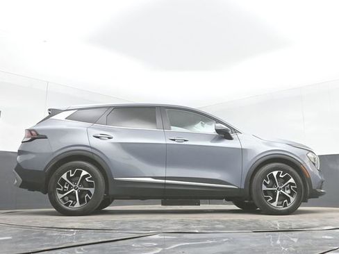 Used 2023 Kia Sportage EX FWD image 34