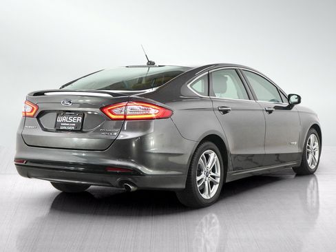 Used 2016 Ford Fusion Titanium FWD image 5