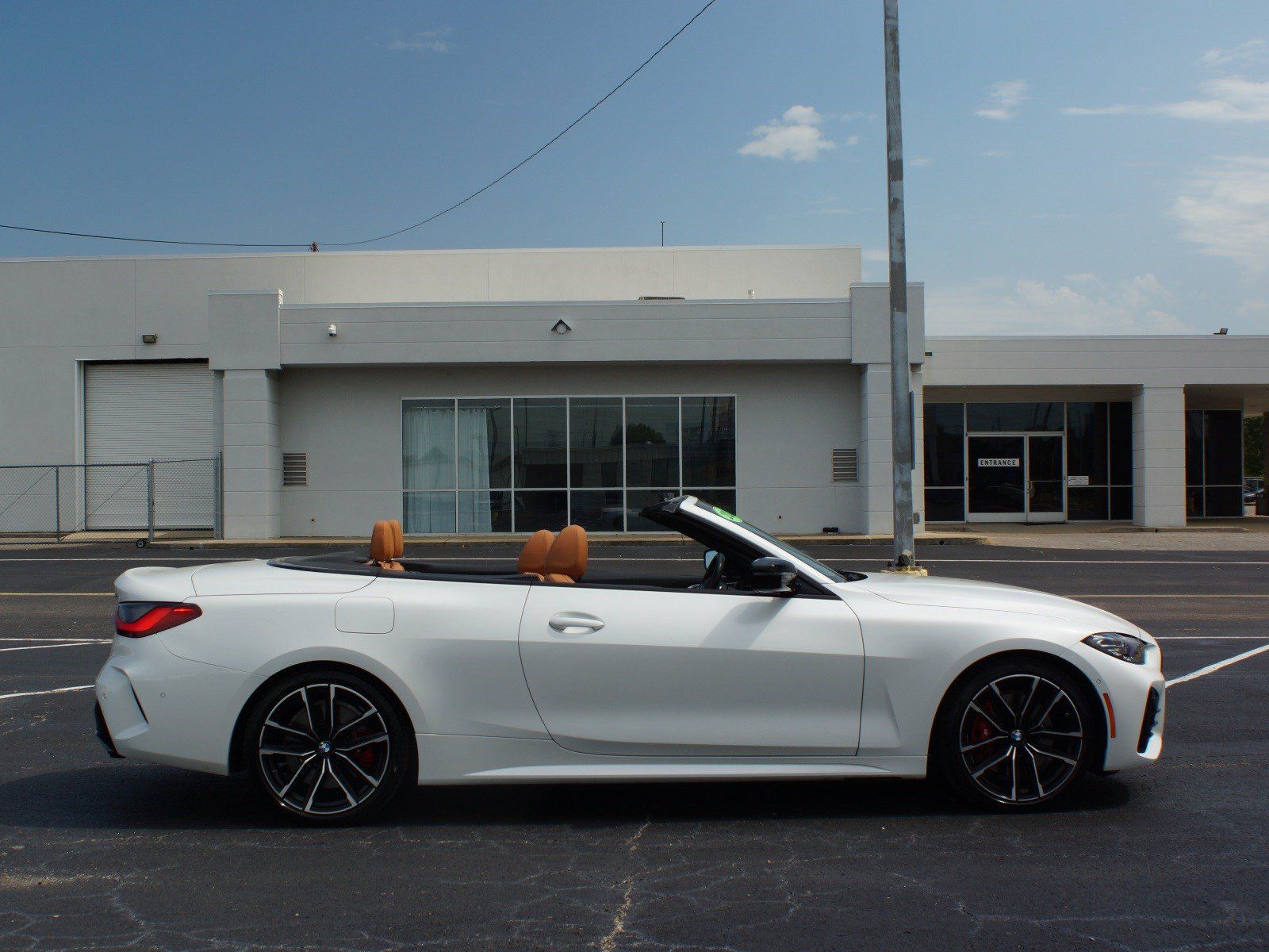Used 2024 BMW M440i Convertible w/ Premium Package RWD image 32