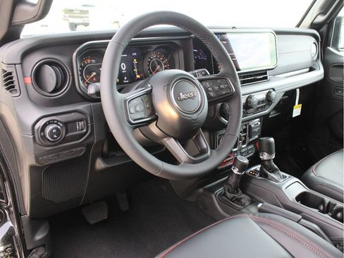 New 2026 Jeep Gladiator Rubicon AWD/4WD image 12