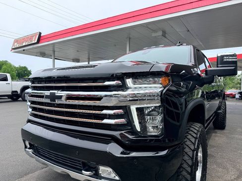 Used 2022 Chevrolet Silverado 3500 High Country w/ Z71 Off-Road Package AWD/4WD image 16