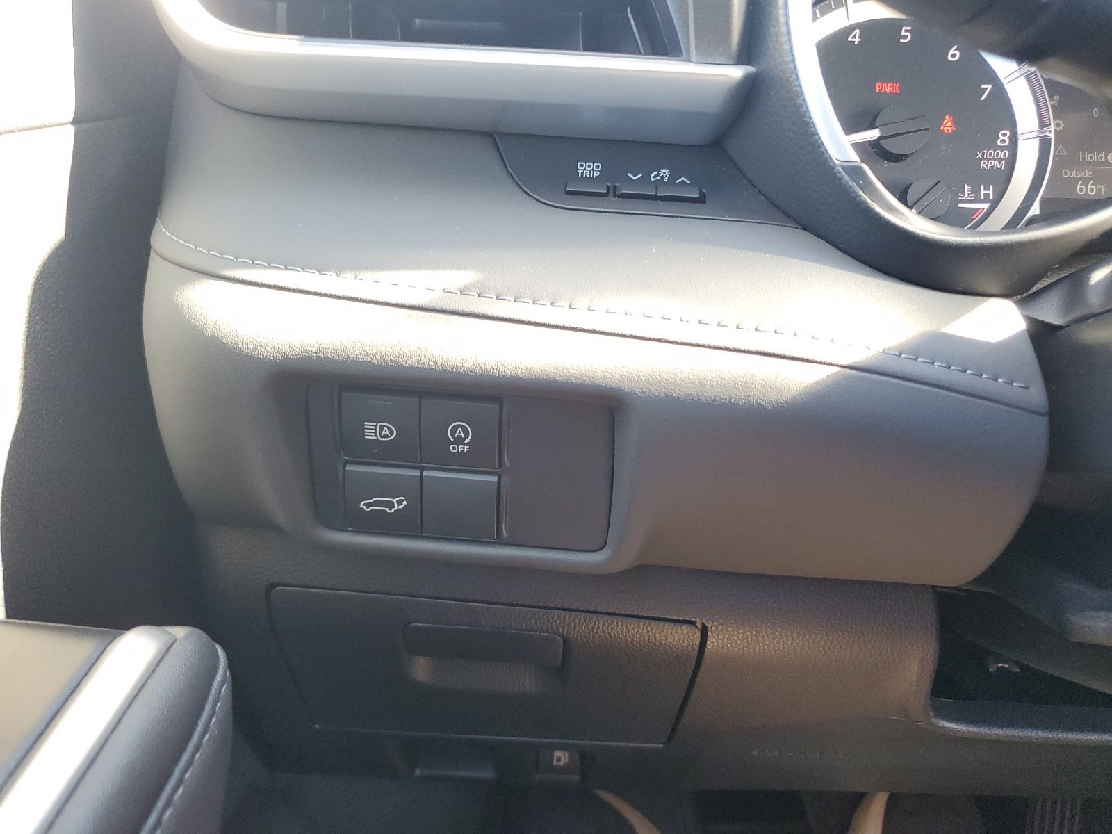 Used 2024 Toyota Highlander XLE AWD/4WD image 23