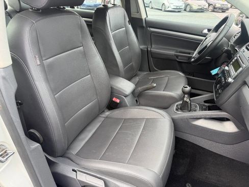 Used 2009 Volkswagen Jetta SE FWD image 31
